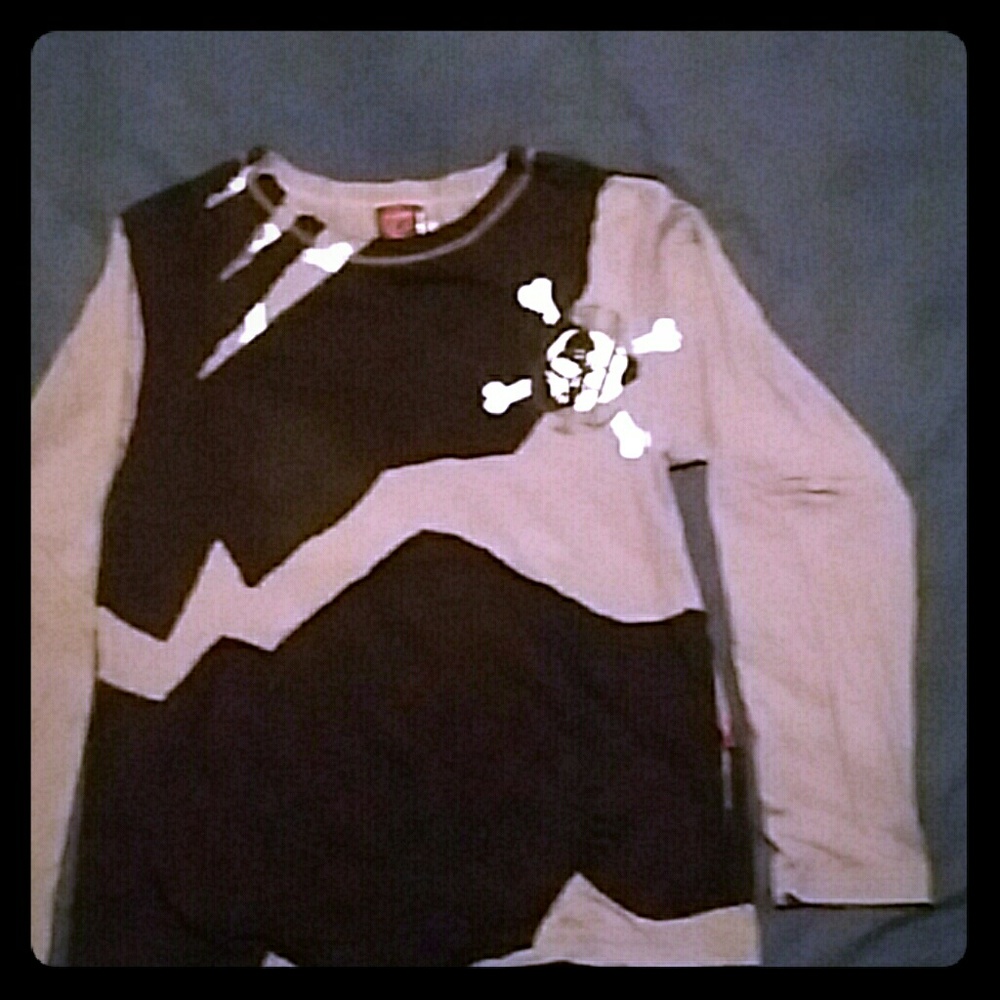 Long sleeve t-shirt
